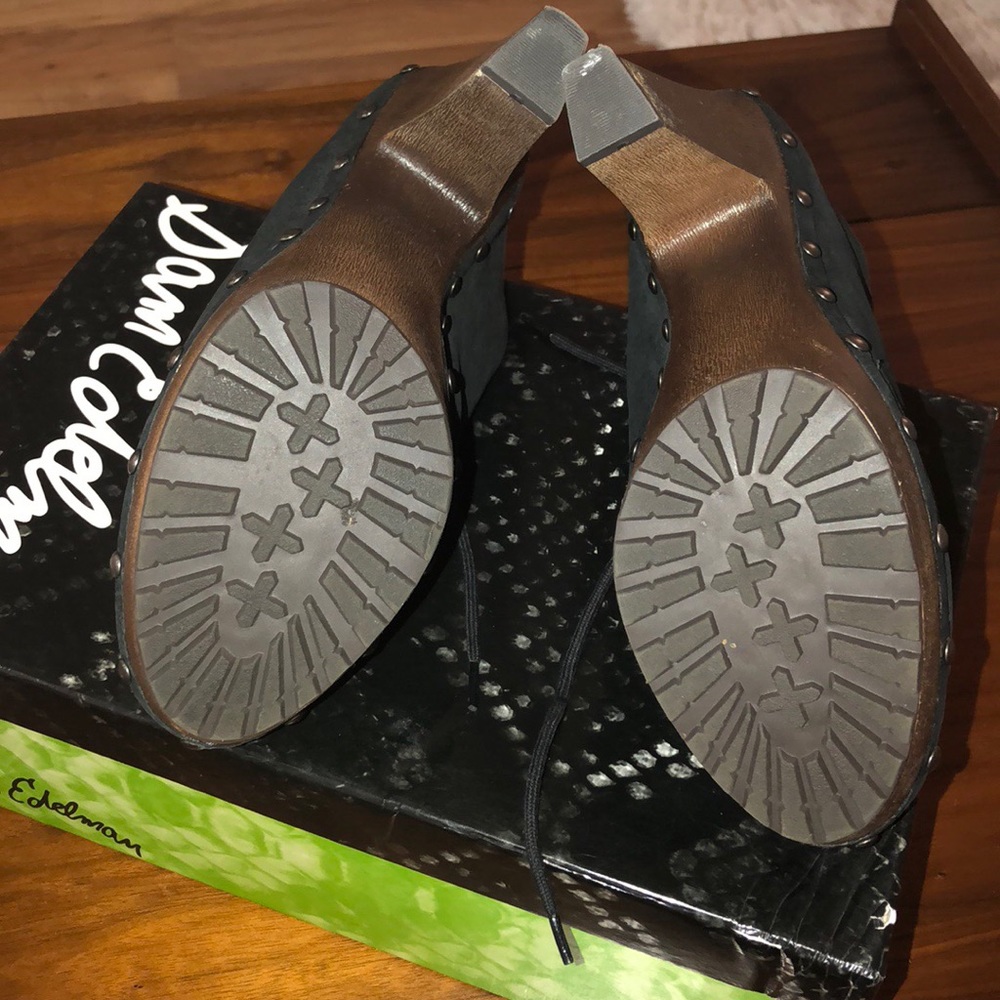 Nail head clogs - Picture 2 of 4